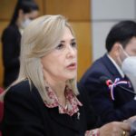 Senadora anuncia que analizarán postura de Velázquez de no renunciar al cargo