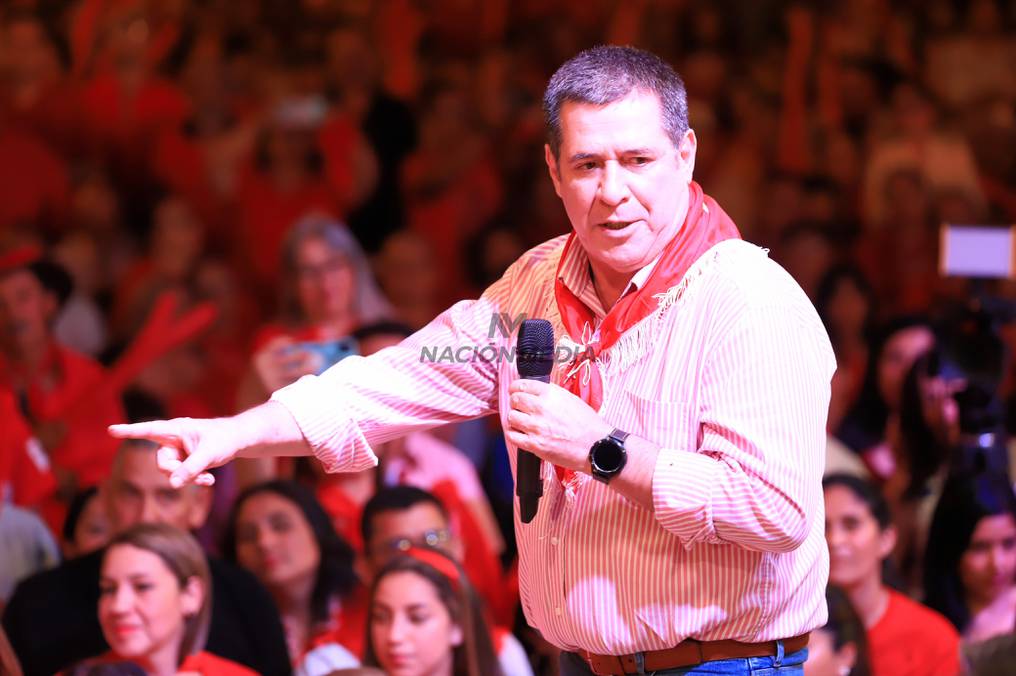 Horacio Cartes asume hoy como presidente del Partido Colorado - ADN Digital
