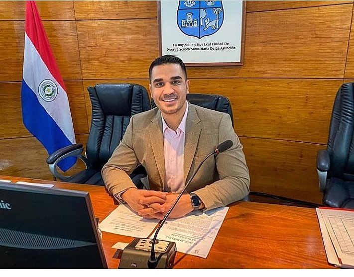 Bernal compara a Cartes con Messi y espera su regreso