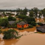 Paraguayo muere aplastado por pared durante inundaciones en Brasil