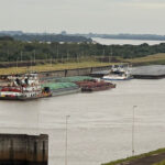 Esclusa de navegación de la EBY facilitó paso de más de 66 mil toneladas de mercancías de exportación