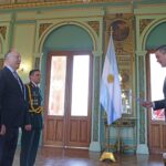 Santiago Peña recibe cartas credenciales del embajador argentino