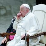 El papa dejará el hospital tras casi mes y medio internado