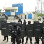 Al menos un muerto y dos heridos tras la detonación de un explosivo frente a la mayor cárcel de Ecuador