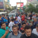 Taxistas inician bloqueo de avenidas clave en microcentro de Ciudad del Este