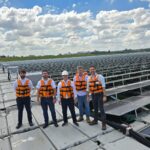 Técnicos de Itaipú verifican operación de la mayor planta solar flotante de Sudamérica
