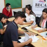 Último día para que becarios del Gobierno firmen compromiso obligatorio