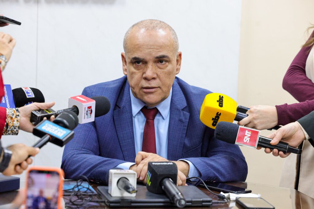 Basilio Núñez responde a Lilian Samaniego sobre Horacio Cartes
