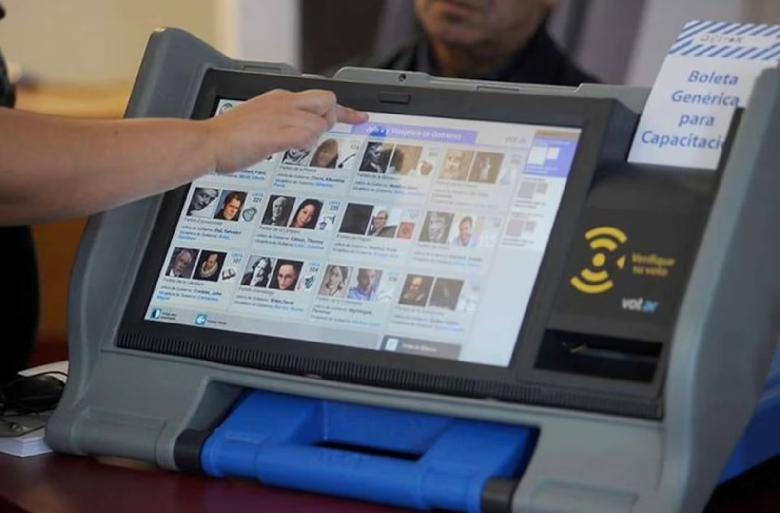 Máquinas de votación funcionan sin problemas y con garantías, según Bestard