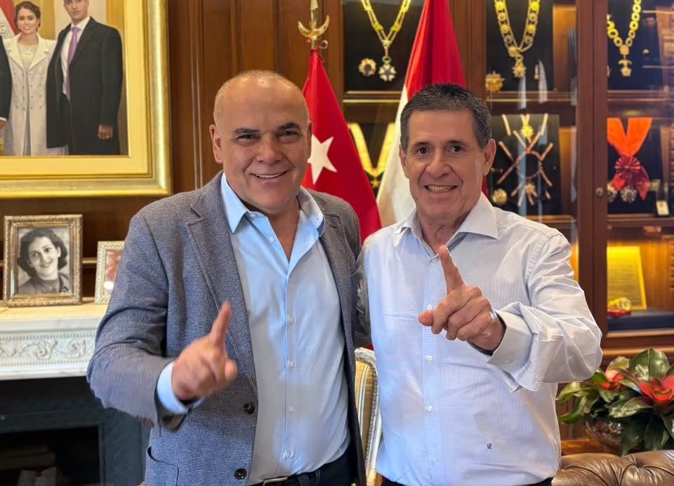 Bachi y Cartes revisan la ANR para las elecciones municipales